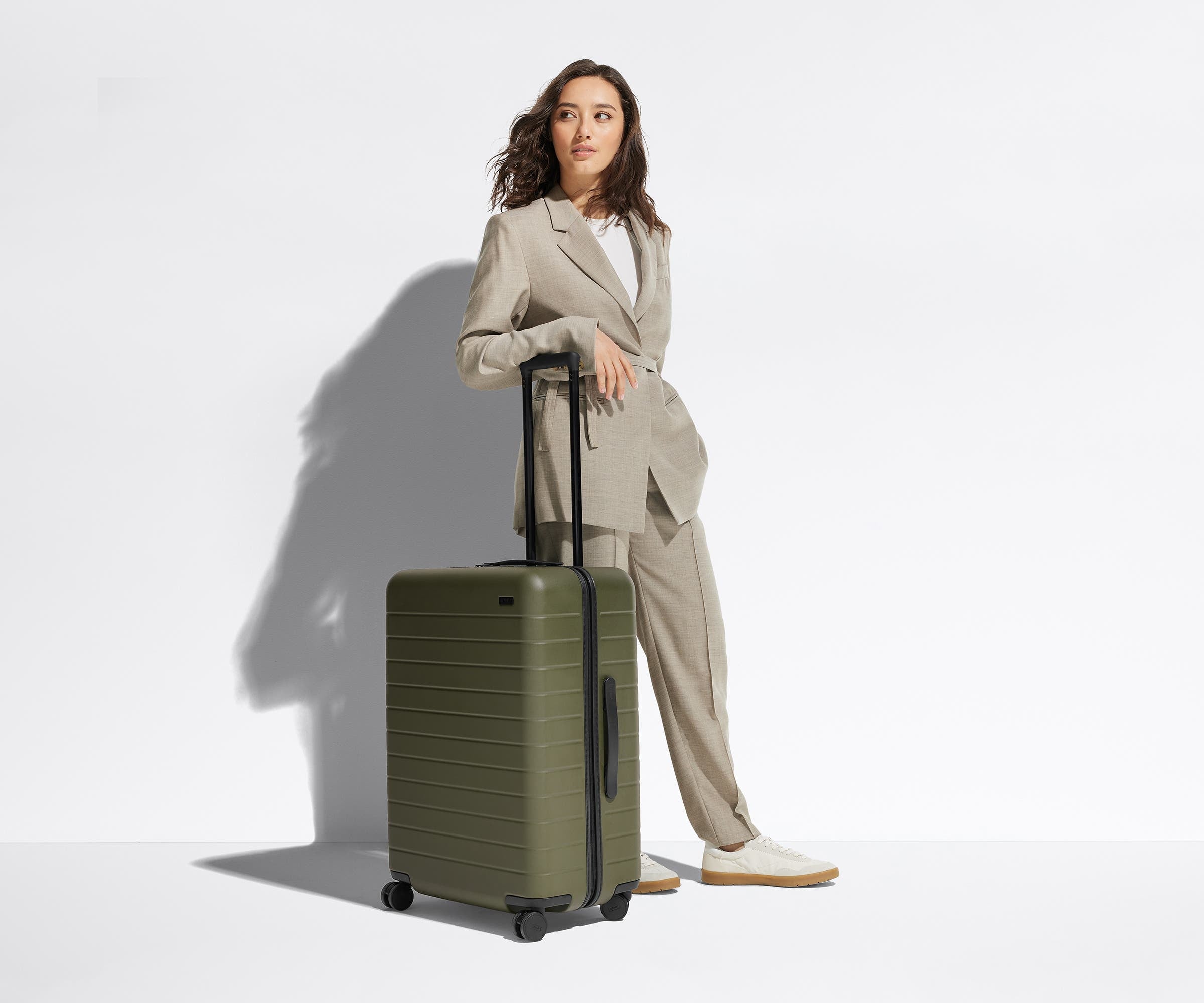 PDP_PC_Matte_Talent_Olive_Medium_01_7dde3cfd-b241-494e-90a5-176b30da039c.jpg
