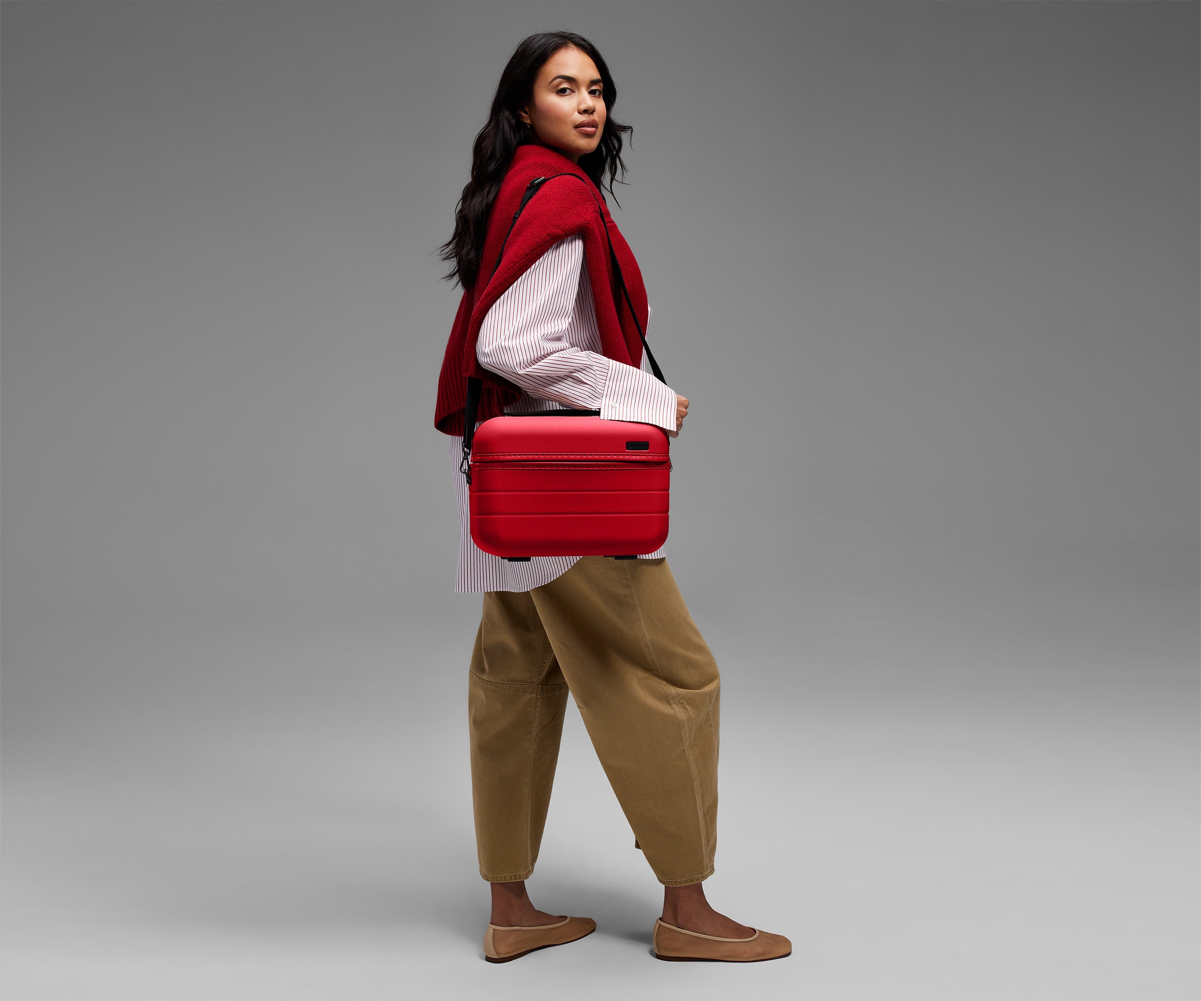PDP_TrainCase_Cherry_Talent_02.jpg
